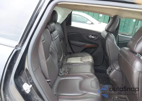 2016 Jeep Cherokee Trailhawk from USA, damaged, VIN 1C4PJMBB9GW163240